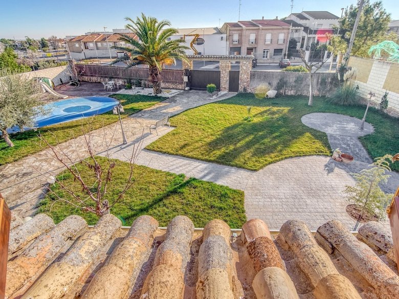Fascinating Holiday Home In Villaca�as With Swimming Pool