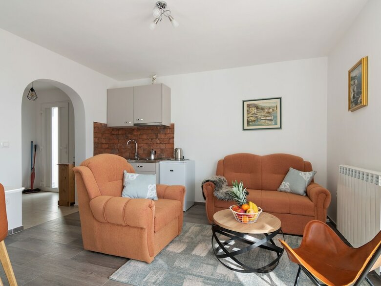 Lovely Apartment In Veprinac With Private Terrace