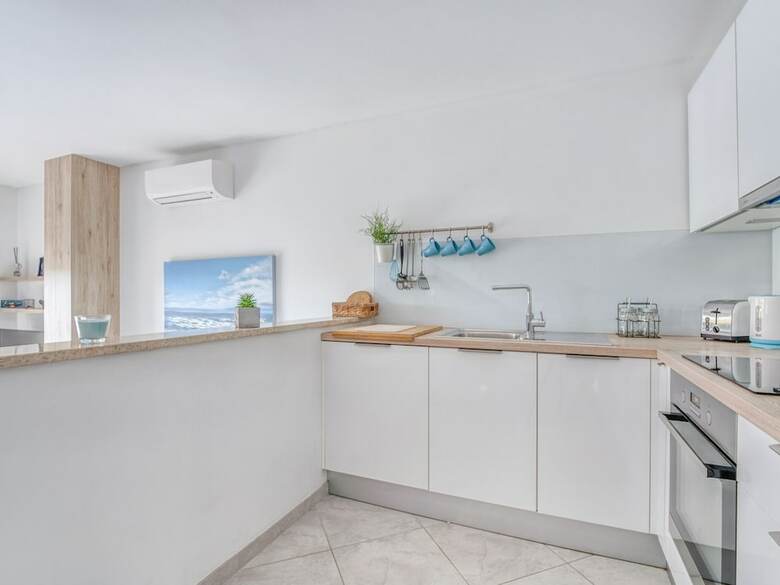 Modern Holiday Home In Umag With Private Whirlpool