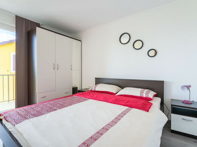 Elegant Holiday Home In Lovran With Swimming Pool