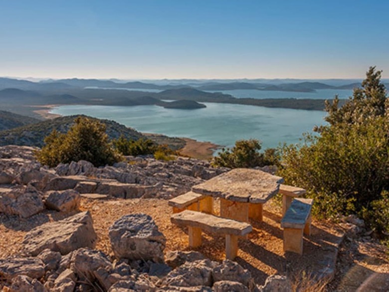 Alluring Holiday Home In Pako?tane With Swimming Pool
