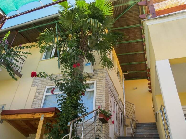 Alluring Holiday Home In Pako?tane With Swimming Pool