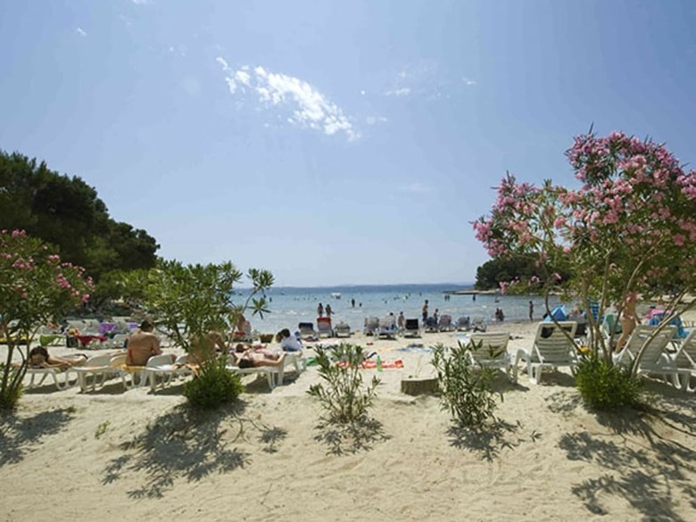 Alluring Holiday Home In Pako?tane With Swimming Pool