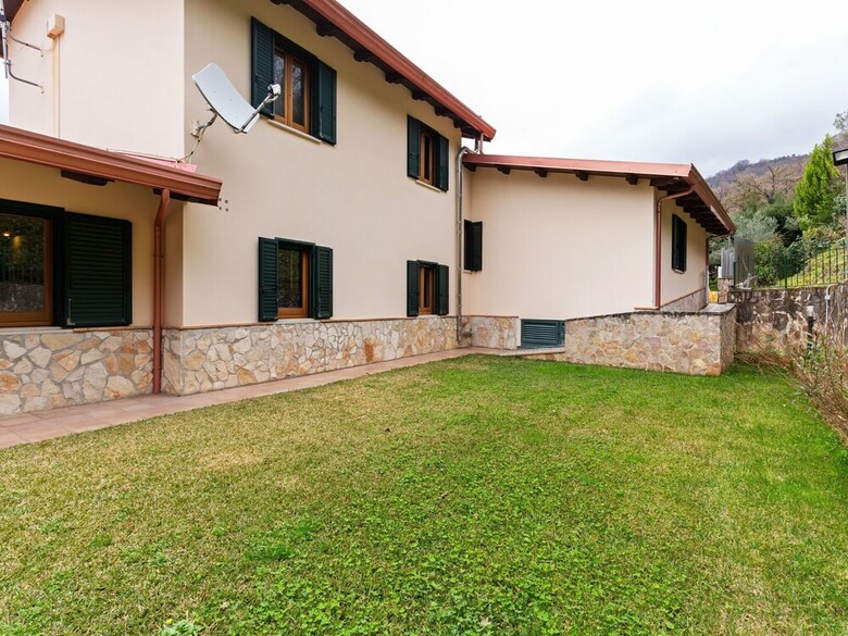 Valley-view Villa In San Mango D'aquino With Jacuzzi