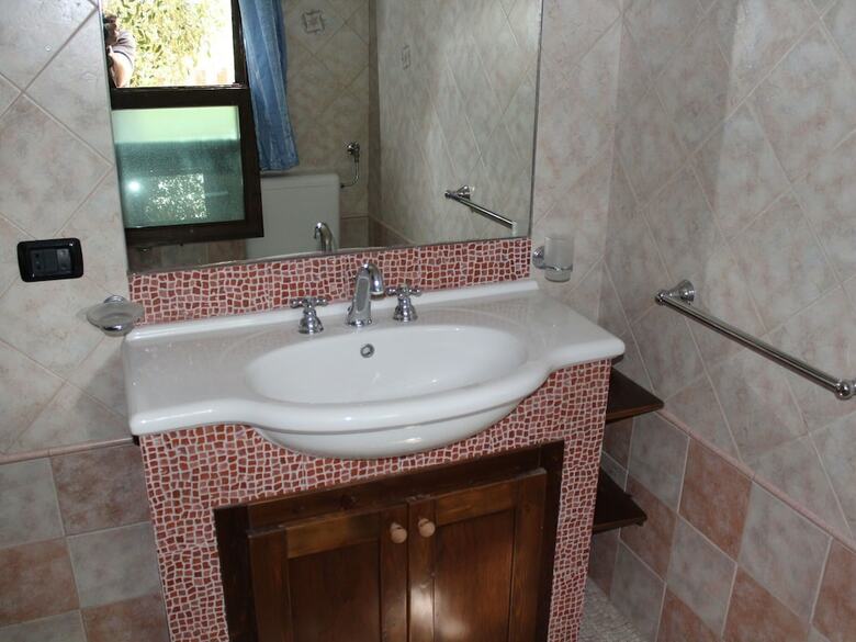 Secluded Holiday Home In Matino With Swimming Pool
