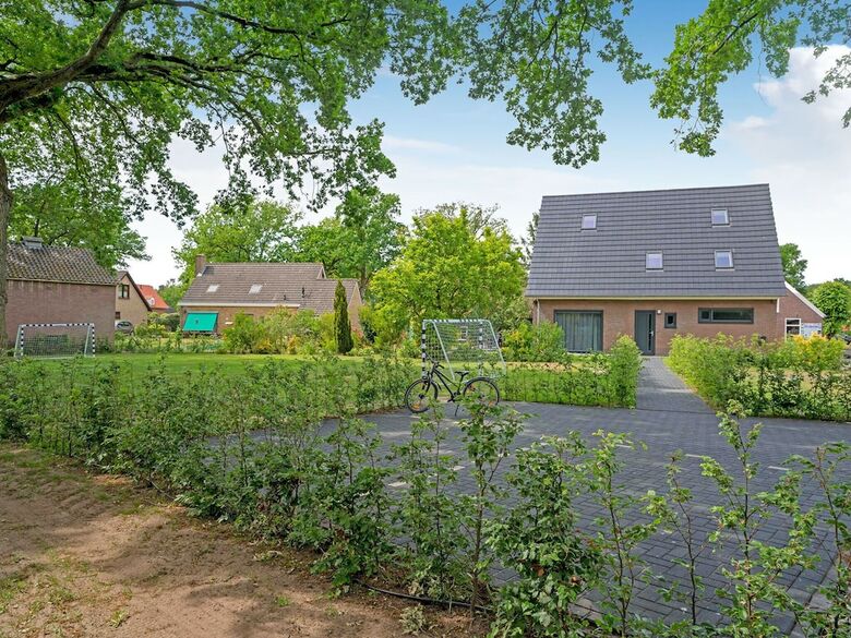 Scenic Villa In Lemele With Garden And Parking