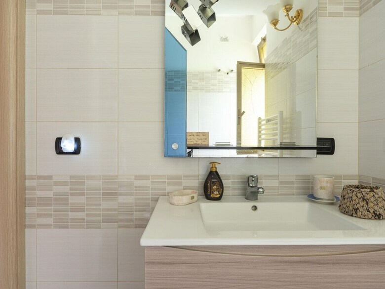 Traditional Holiday Home In Fontane Bianche With Pool