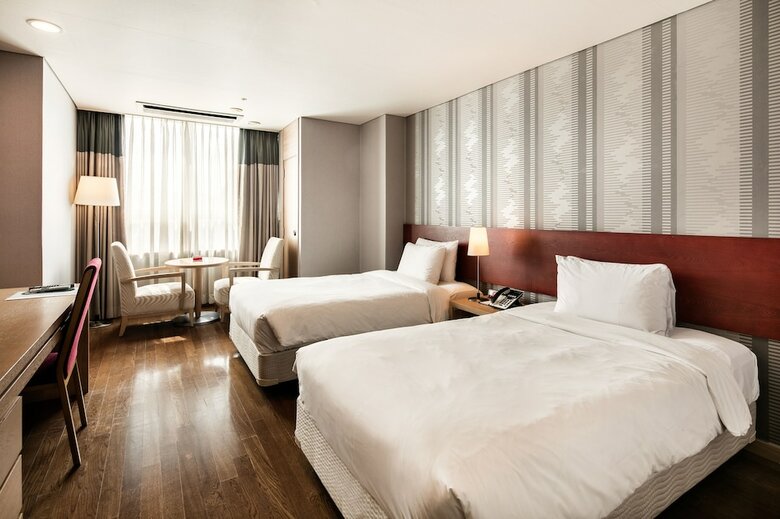 Ramada Hotels & Suites Seoul Namdaemun