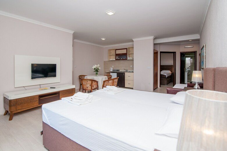 Open Sea Luxury Apartments