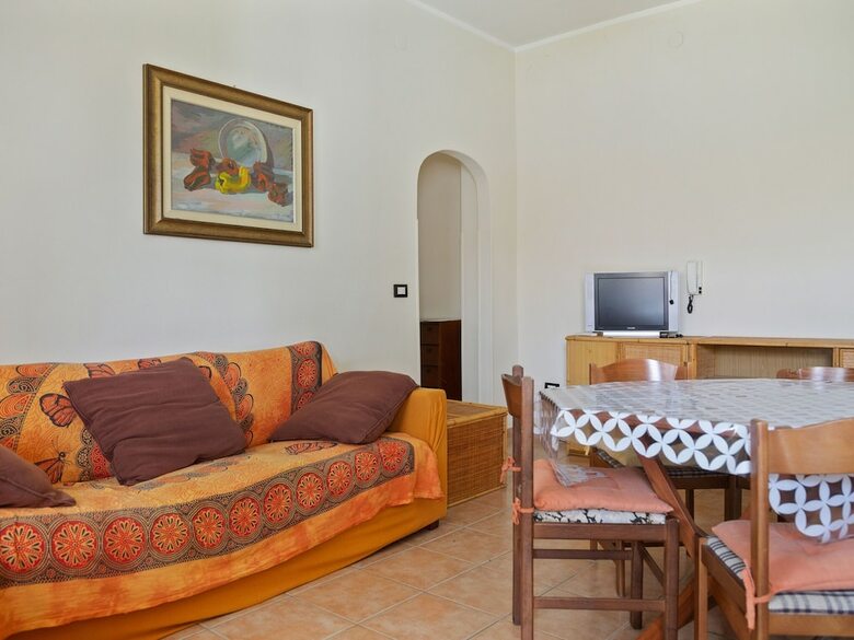 Warm Holiday Home In Falerna Marina With Terrace