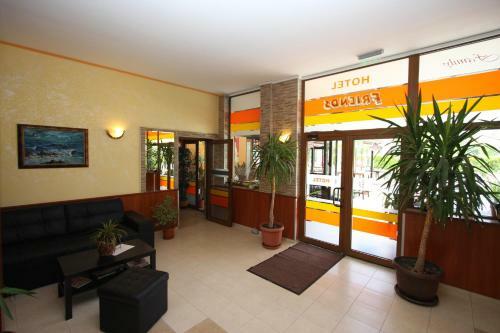 Friends Family Hotel