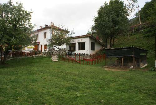 Chiflik Nenkovi Family Hotel