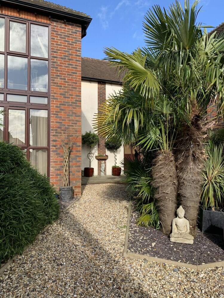 King Canute Apartment - Crown Lettings