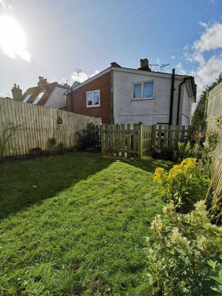 New Spacious 3bd House Tunbridge Wells Sleeps 7!