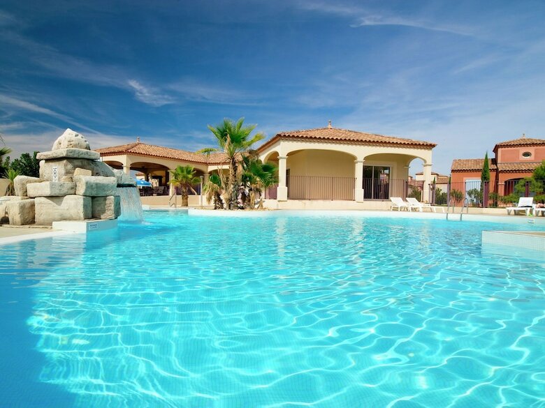 Attached House With Terrace Or Loggia Located In Languedoc