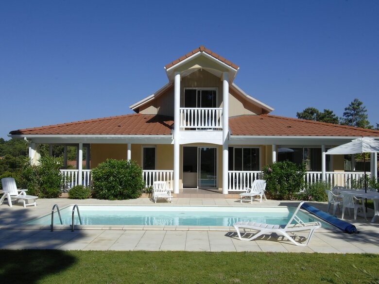 Beautiful Villa With A Private Pool Behind The Dunes