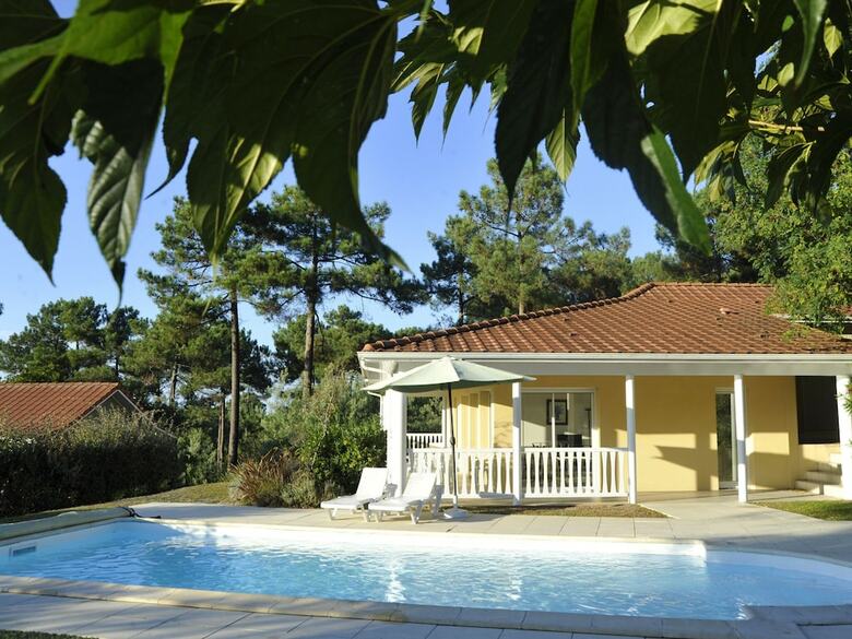 Beautiful Villa With A Private Pool Behind The Dunes