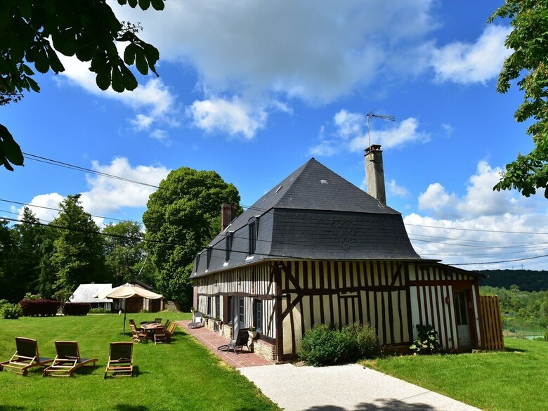 Pleasant Cottage In Asni�res With Terrace
