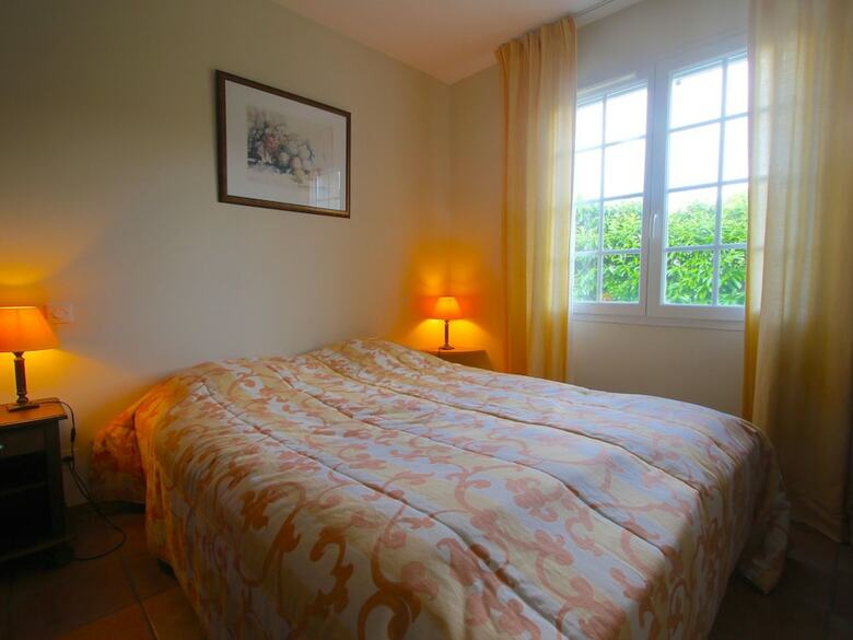 Detached Villa With Large Garden Near Beautiful Golf Course