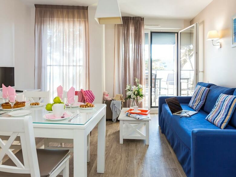 Comfortable Apartment With A Microwave Nearby The Beach