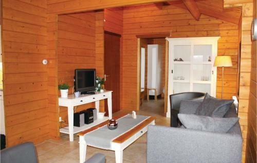 Two-bedroom Holiday Home In Rheerzerveen