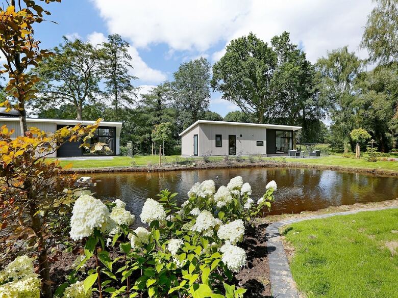 Modern Chalet With Nice Sliding Doors, Near Lochem
