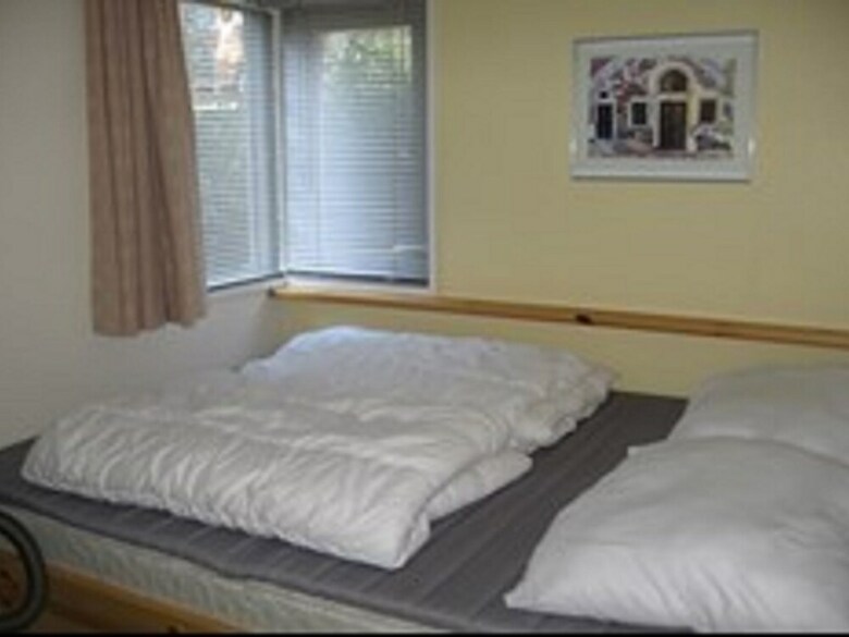 Nice Chalet With Microwave, Near The Wadden Sea