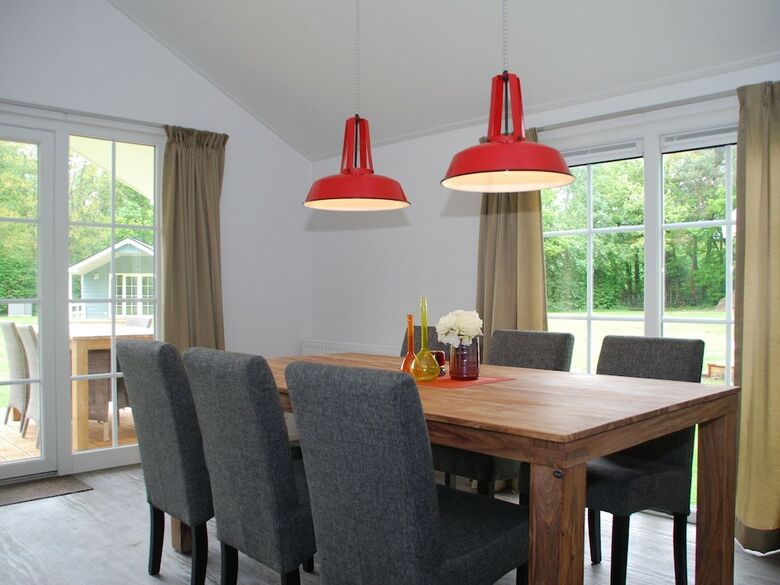 Cozy Lodge With Dishwasher, In The Nice Achterhoek