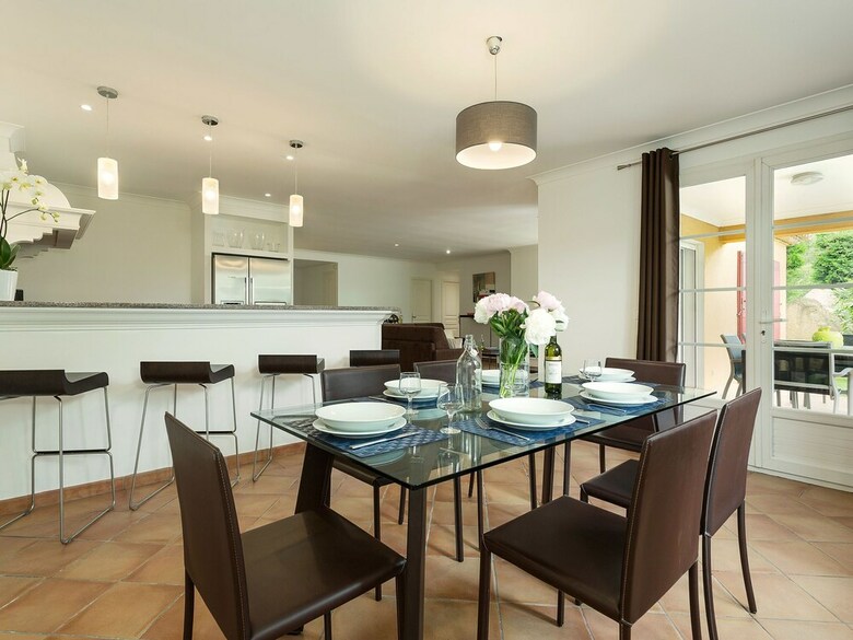 Detached Villa With A Dishwasher And Ac, In A Quiet Area