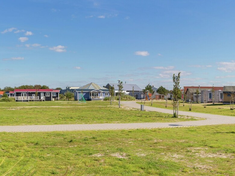 Well-kept Bungalow With Dishwasher, 1.5 Km. From The Beach