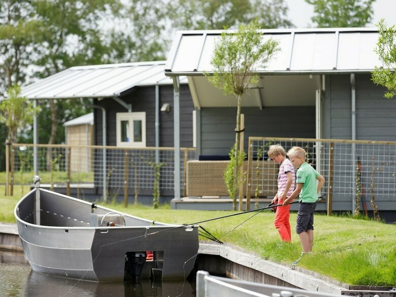 Thatched Water Villa With Microwave, In The Sneekermeer Area