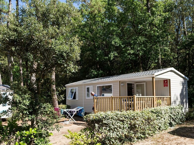 Comfortable Mobile Home With Porch, Located Near The Beach