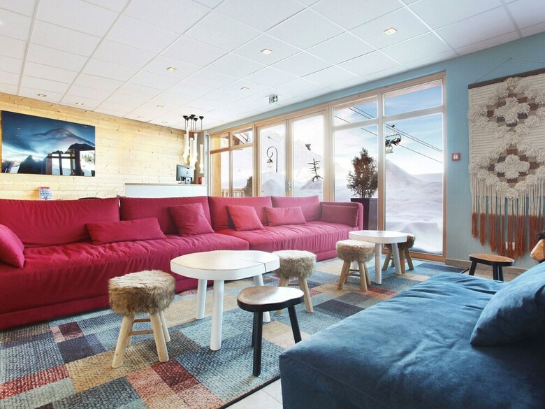 Modern Apartment On The Slopes In The Extensive Paradiski