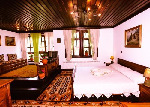 Sharlopova Guest House