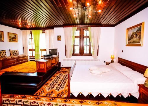Sharlopova Guest House