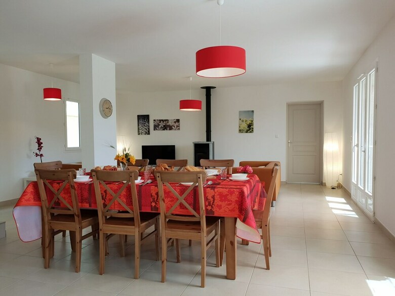 Villa With Guest House, 2 Swimming Pools, And Wide View