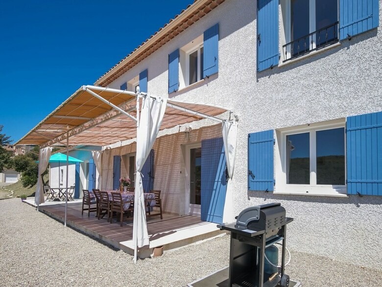 Villa With Guest House, 2 Swimming Pools, And Wide View