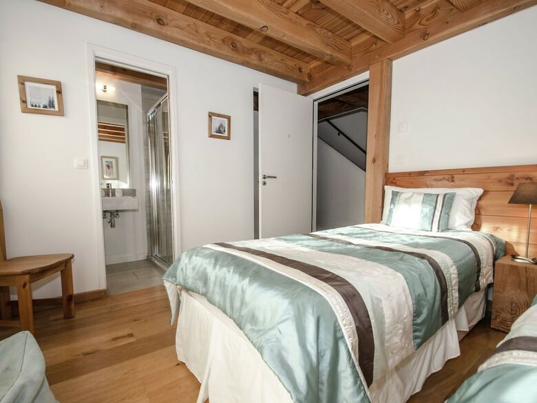 Chalet With High-end Services Just 150 M From The Ski Slopes
