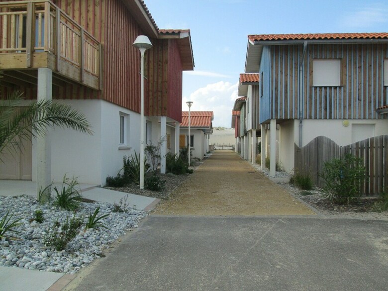 Well-kept Home With A Terrace Near The Beach