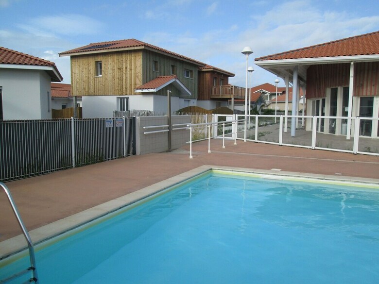 Well-kept Home With A Terrace Near The Beach