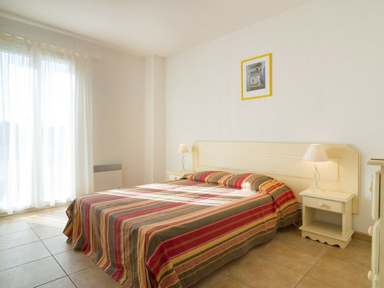 Summer Villa With Terrace Or Loggia, Located In Languedoc