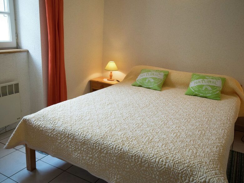 Villa Lush Holiday Home In Montcabrier With Swimming Pool