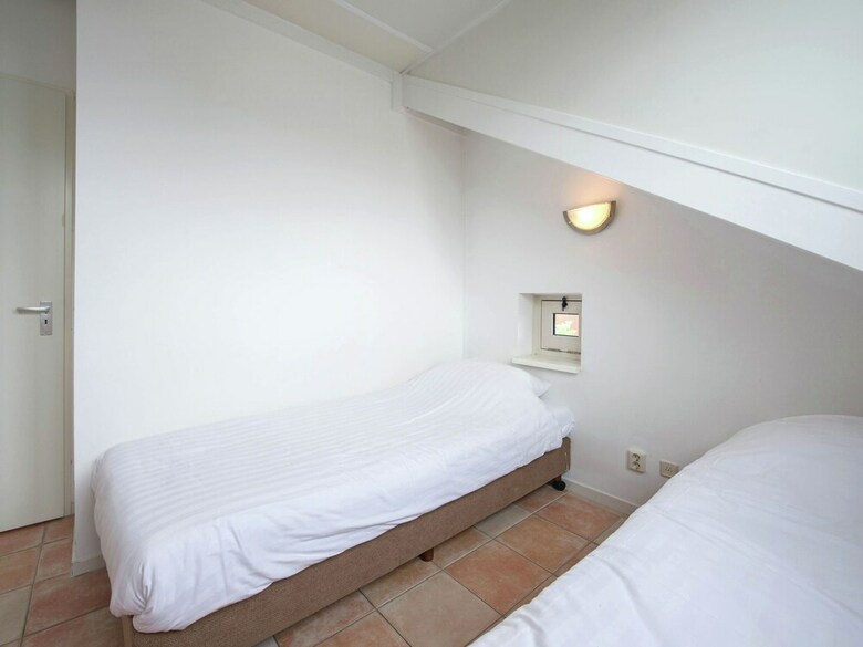 Tidy Apartment With Dishwasher, Close To Amsterdam