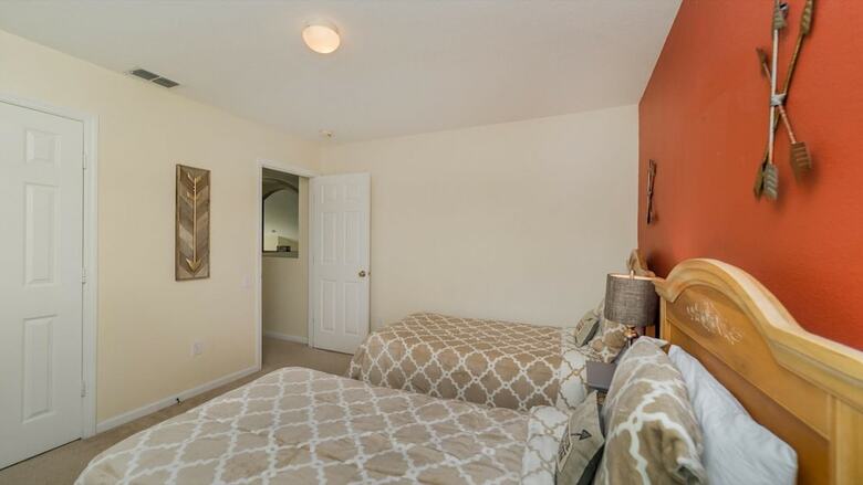 8038 King Palm Circle