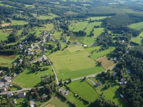 Lodge Holiday Home Aux Quatre Saisons Ferrieres