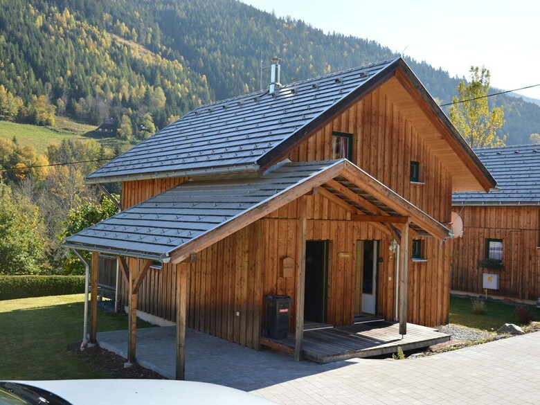 Spacious Chalet Near Kreischberg Ski Area