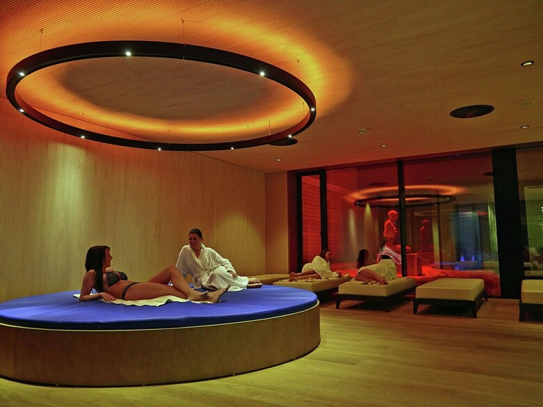 Welcoming Apartment With Infrared Sauna, Terrace, Garage