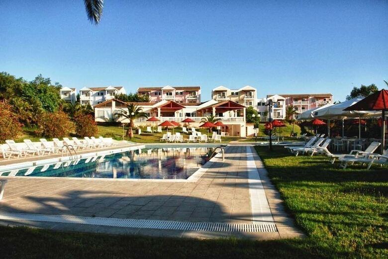 Hotel Rebecca's Village