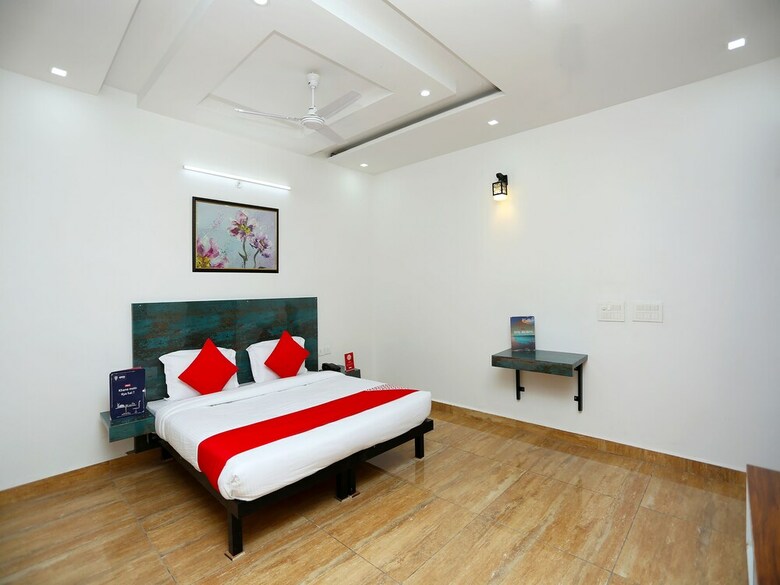 Hotel Oyo 26625 Bleu Ville Prime