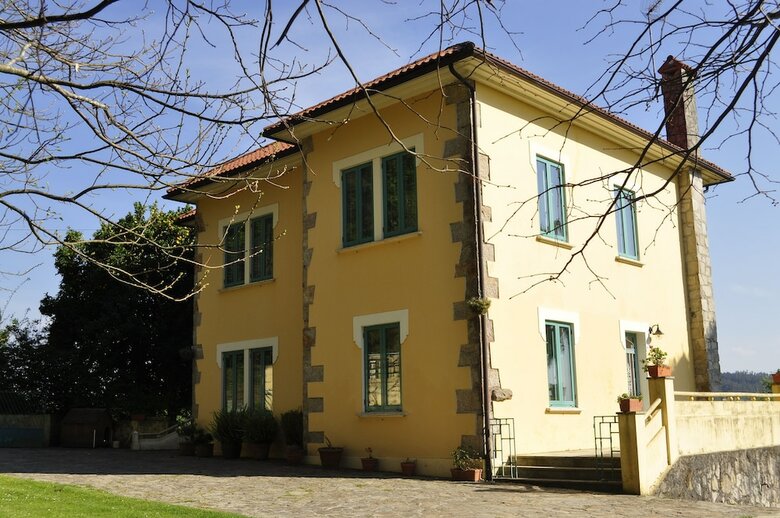 Hostal Albergue Tur�stico Alvarella